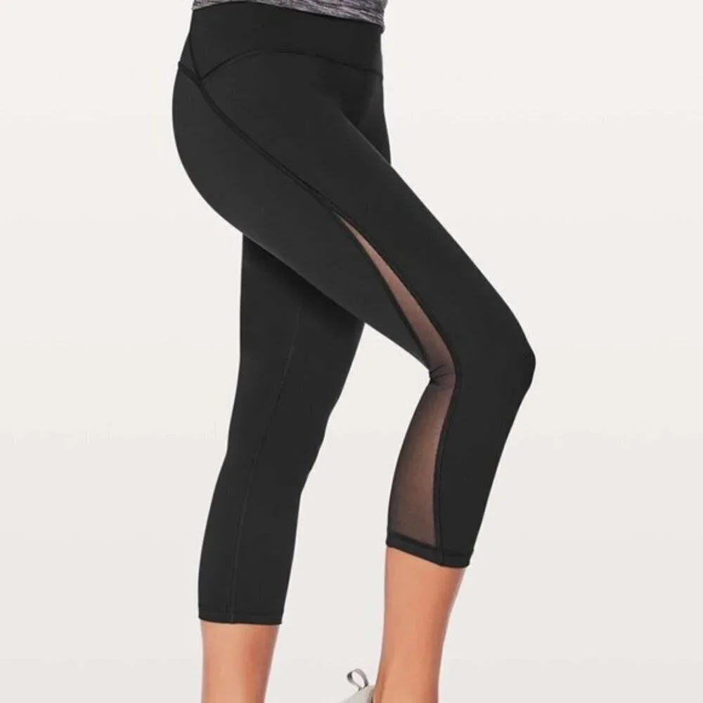 Lululemon Train Times Cropped Active Workout Leggings in Black Size 6